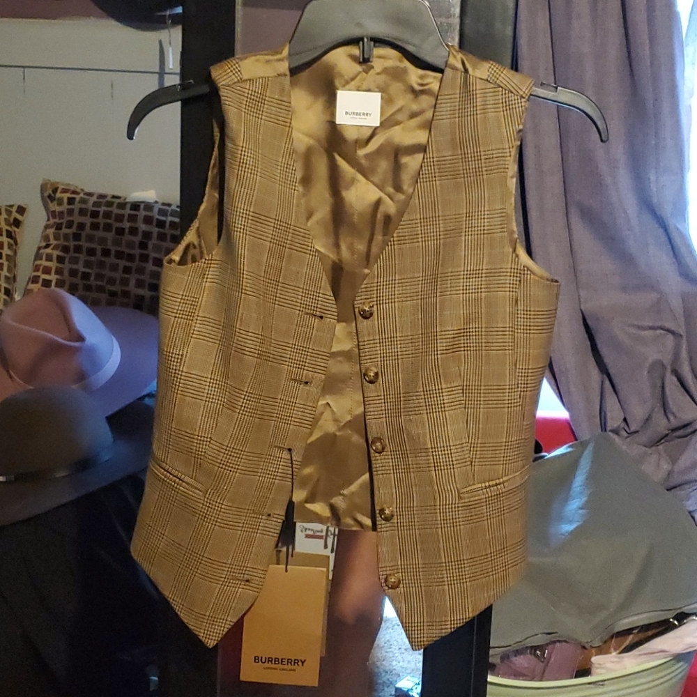 Burberry Vest Size xxs brown multi-colored. Brand